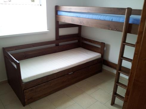Montáž postele a nábytku na místě